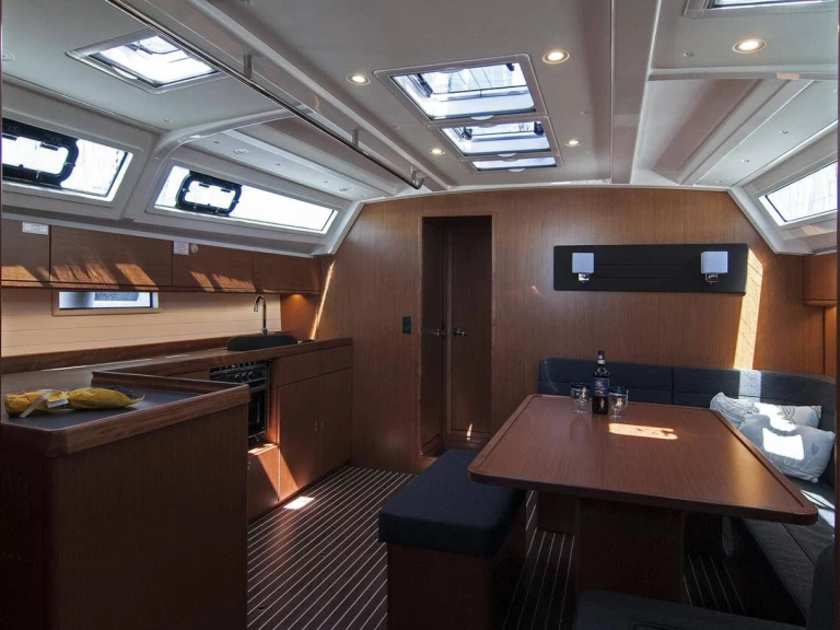 Louez un Bavaria Cruiser 46 à Split