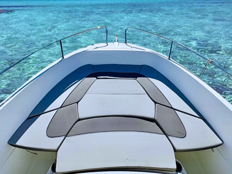 Jeanneau Cap Camarat 7.5 Style a louer à Hyères