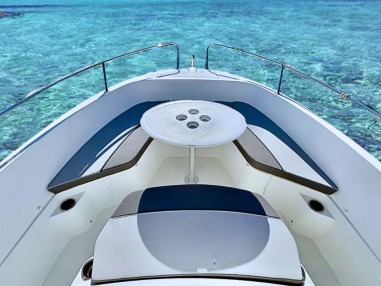 Location à Hyères - Jeanneau Cap Camarat 7.5 Style sur SamBoat