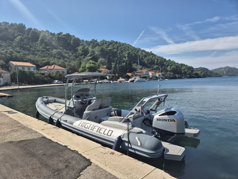 Location Semi-rigide Highfield avec permis