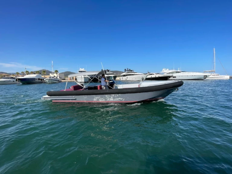 Bateau à moteur à louer à Port de Cannes Marina au meilleur prix