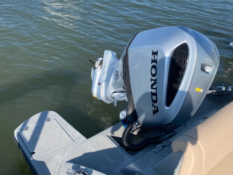 Location Bateau à moteur Aquarius avec permis