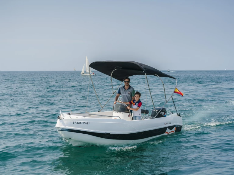 Location bateau voraz 450 PLUS OPEN à Málaga sur Samboat
