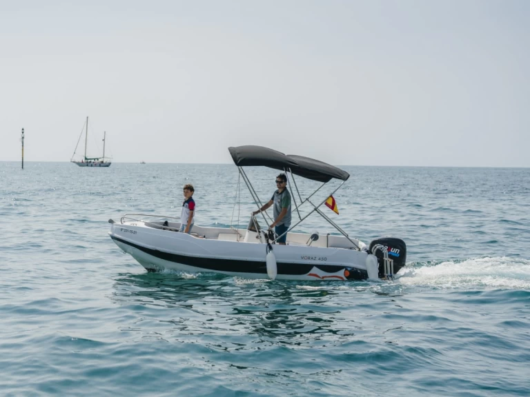 voraz 450 PLUS OPEN a louer à Málaga
