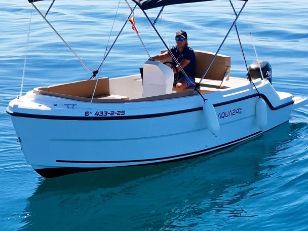 Bateau à moteur à louer à Benalmádena au meilleur prix