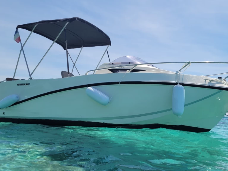 Location Bateau à moteur Quicksilver avec permis