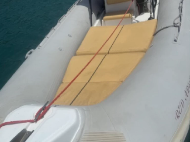 Louer Semi-rigide avec ou sans skipper mostro à Hydra