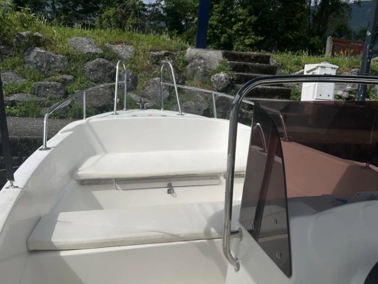 Bateau à moteur à louer à Aix-les-Bains au meilleur prix