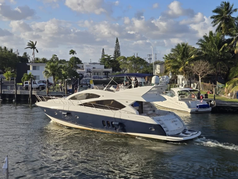Location Yacht à Miami - Sunseeker Manhattan 70