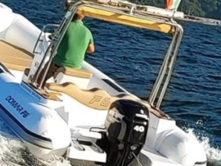 Semi-rigide à louer à Port de Salerne au meilleur prix