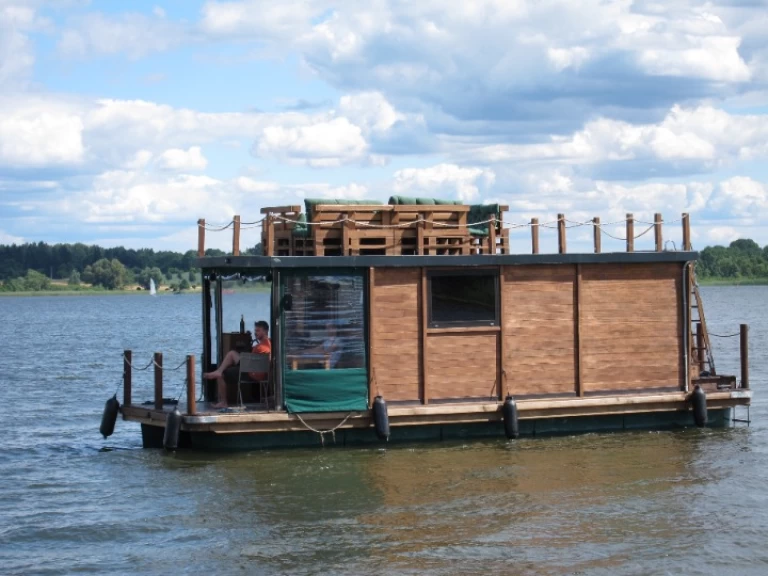 Péniche à louer à Wesenberg au meilleur prix