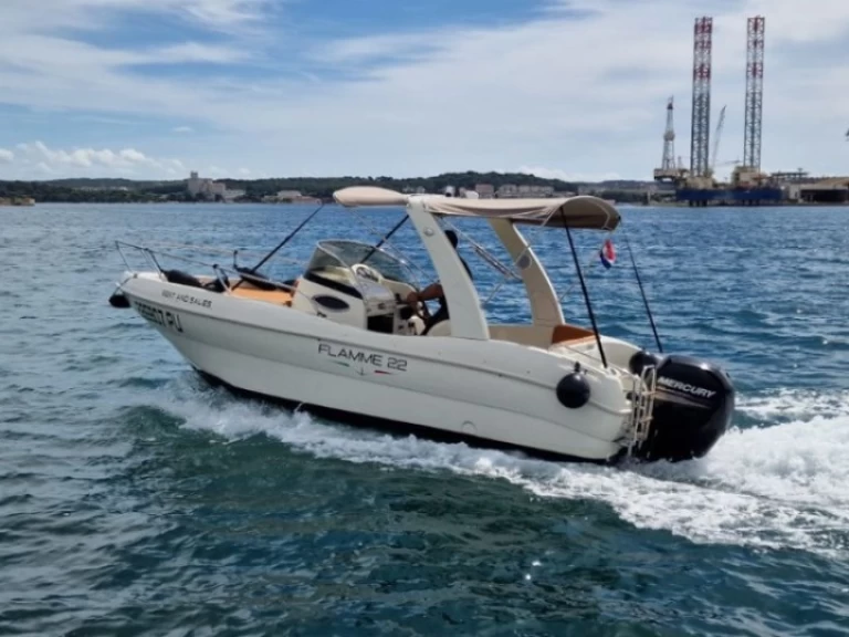 Bateau à moteur à louer à Poreč au meilleur prix