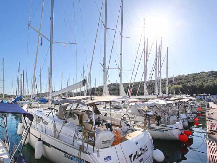 Location bateau Bavaria Cruiser 46 à Pula sur Samboat