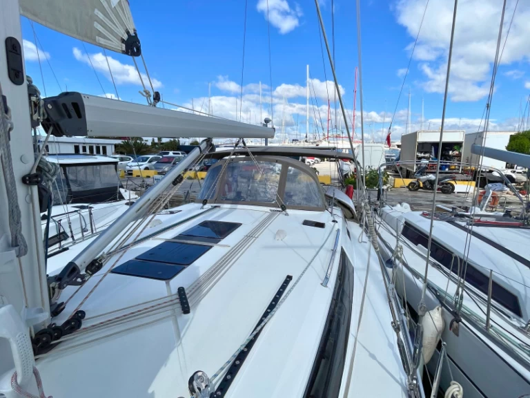 Location à Álimos - Bavaria Cruiser 51 sur SamBoat