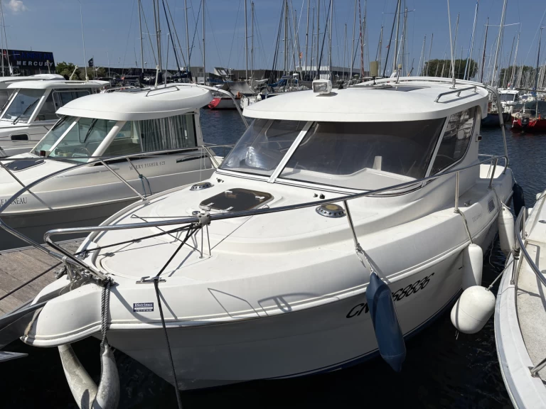 Location bateau Ouistreham pas cher Quicksilver 700 Week-End