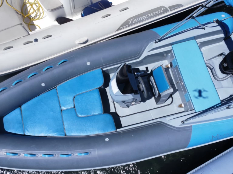 Semi-rigide à louer à Porto Rotondo au meilleur prix