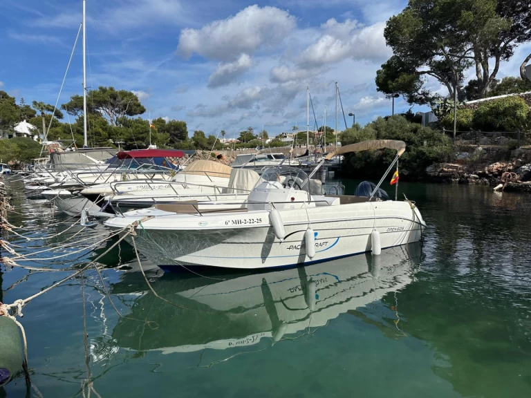 Bateau à moteur à louer à Ciutadella de Menorca au meilleur prix