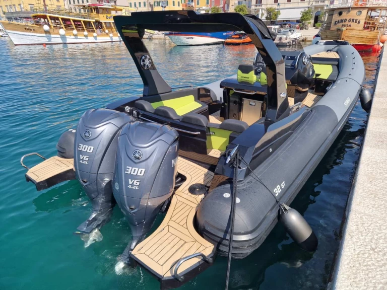 Location Semi-rigide à Rovinj - Stingher 32 GT