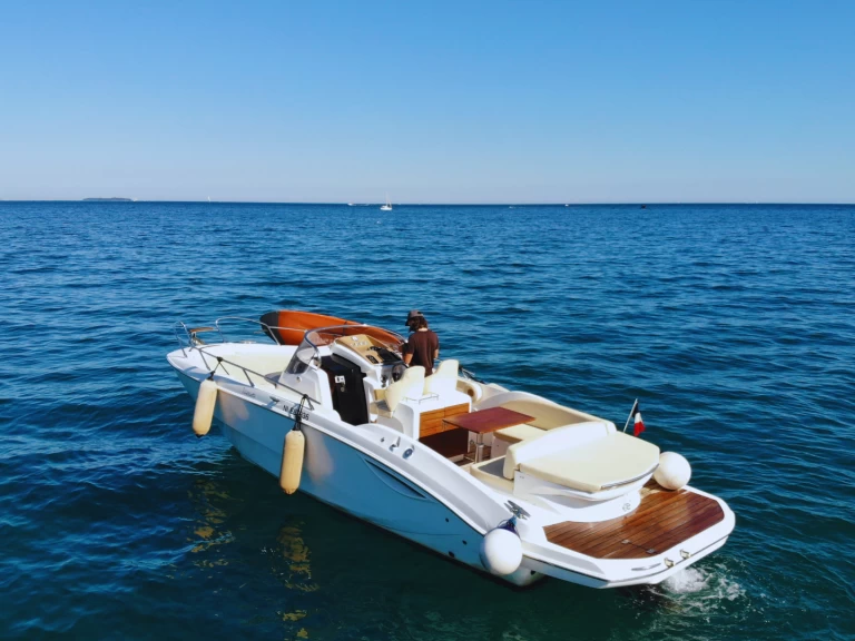 Location Bateau à moteur Sessa Marine avec permis