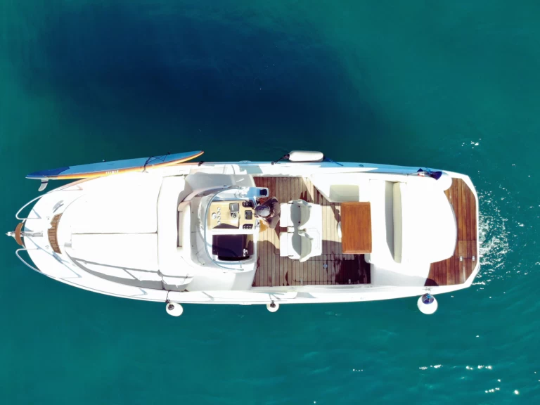 Bateau à moteur à louer à Mandelieu-la-Napoule au meilleur prix