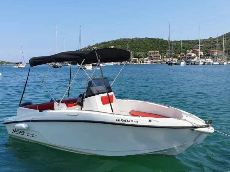 Louer Bateau à moteur avec ou sans skipper Compass à Órmos Sívota