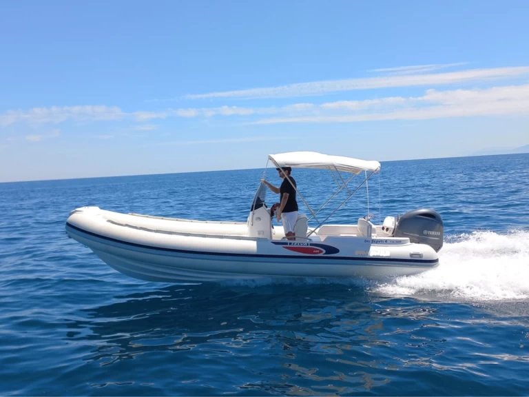 Louez un Selva Selva D680 à Órmos Sívota