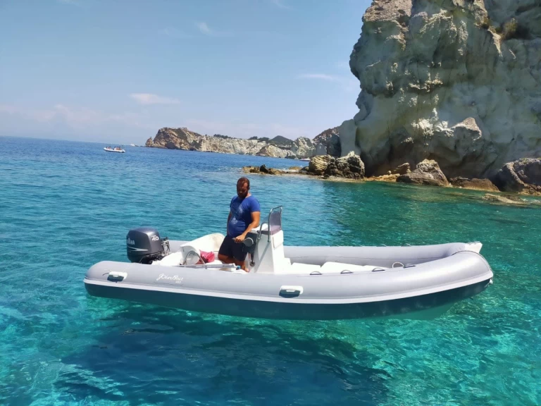 Semi-rigide à louer à Ponza au meilleur prix