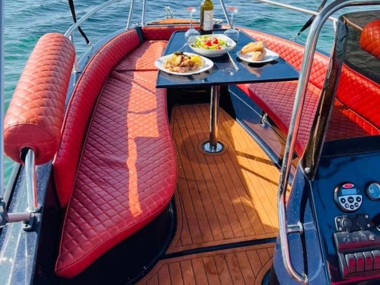 Location Bateau à moteur ISATEK TEKNE avec permis