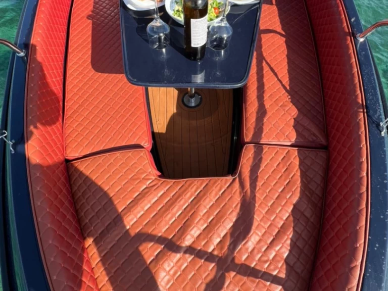 ISATEK TEKNE COBRA 495 a louer à Glyfáda