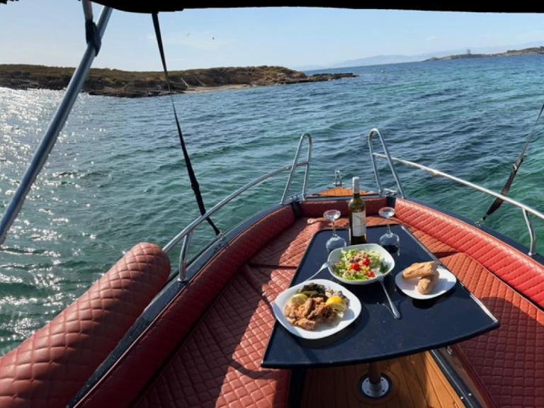 Location à Glyfáda - ISATEK TEKNE COBRA 495 sur SamBoat