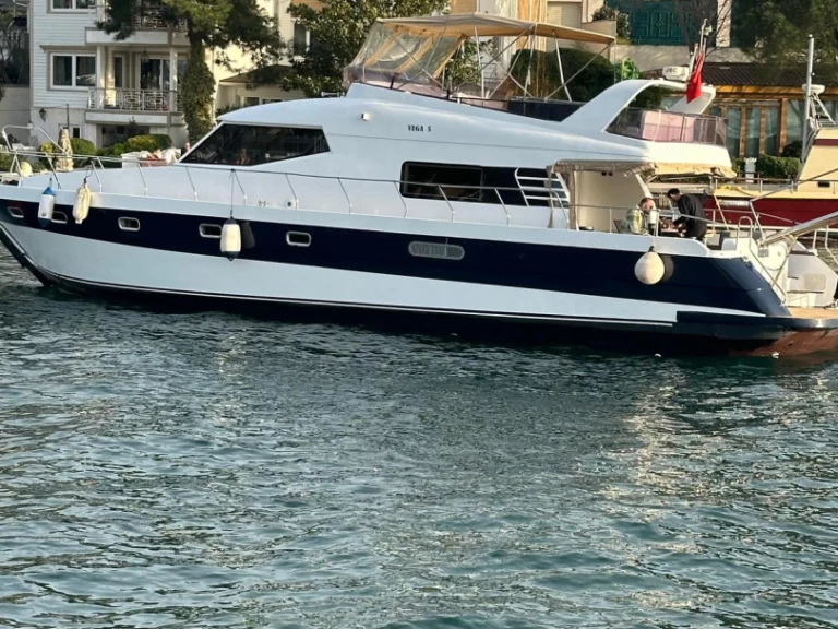 Louer Yacht avec ou sans skipper costom made  à Beşiktaş