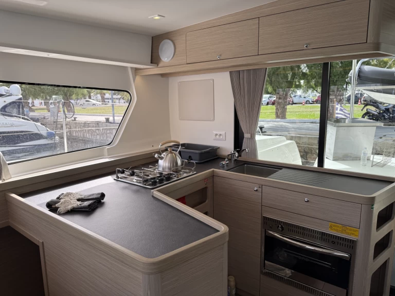 Location bateau Lagoon Lagoon 42 à Álimos sur Samboat