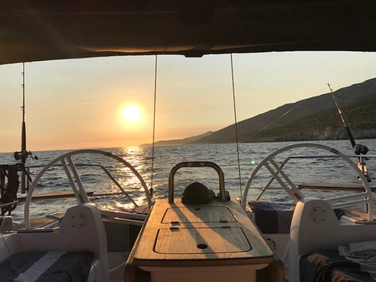 Louer Voilier avec ou sans skipper Elan à Palaio Faliro