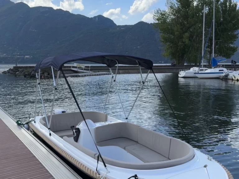 Location Bateau à moteur Valory avec permis