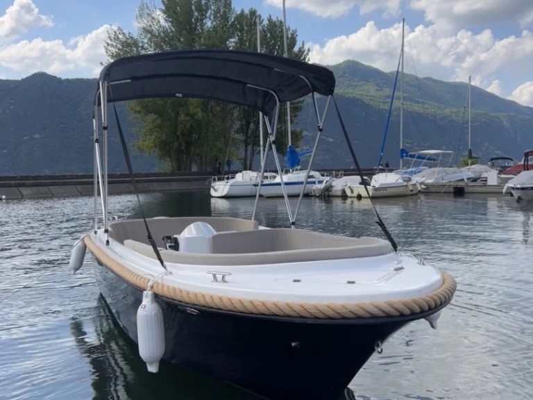Bateau à moteur à louer à Aix-les-Bains au meilleur prix