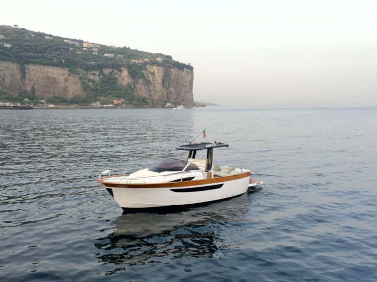 Location Bateau à moteur à Sorrento - Mimi LIBECCIO 11 WALKAROUND