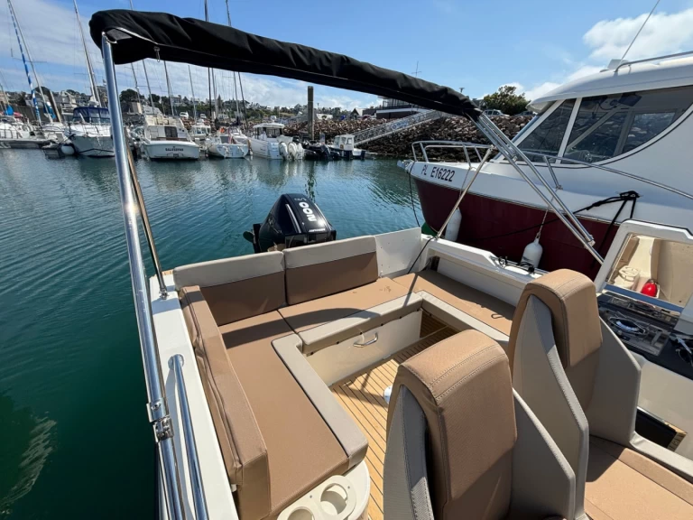 Location bateau Trébeurden pas cher QUICKSILVER 755 ACTIV SUNDECK