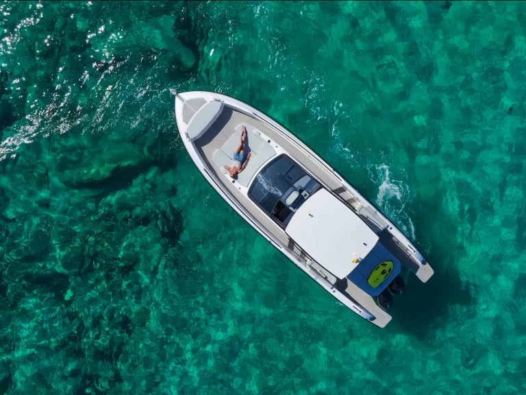 Location bateau DAYTONA 35 11m à Ibiza (Ville) sur Samboat