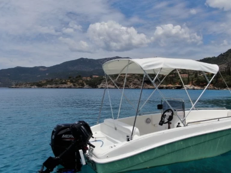 Louez un Assos 510 à Kardamyli