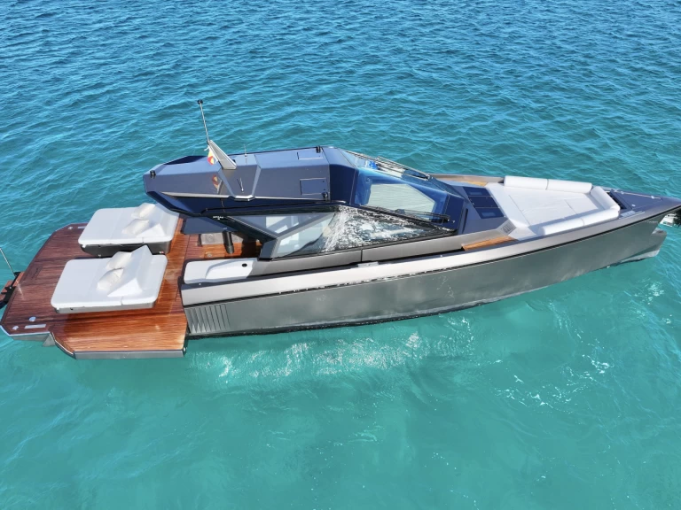 Location Bateau à moteur WALLY 50 avec permis