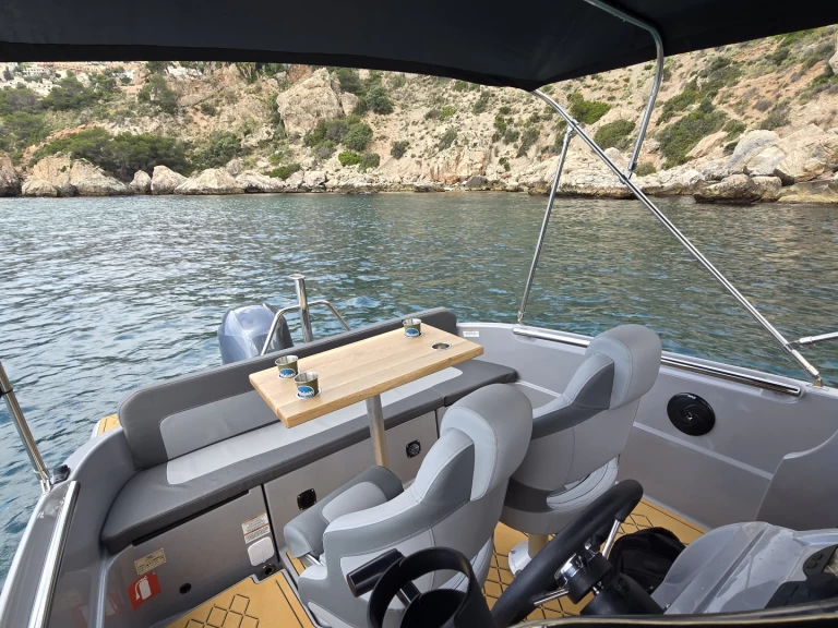 Louer Bateau à moteur avec ou sans skipper Aqua24 à La Herradura
