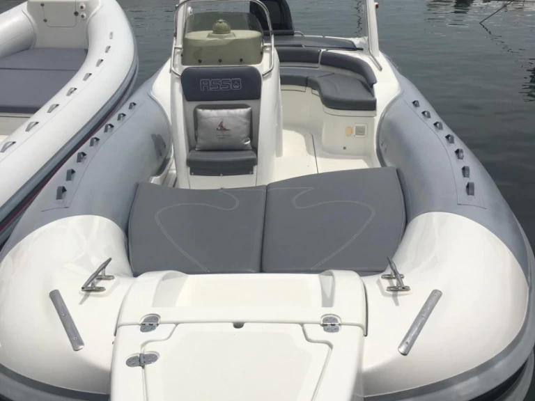 Asso CHARISMA VAMOS a louer à Porto di Mergellina