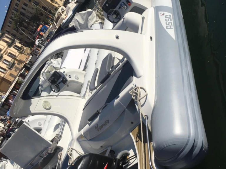 Louez un Asso CHARISMA VAMOS à Porto di Mergellina