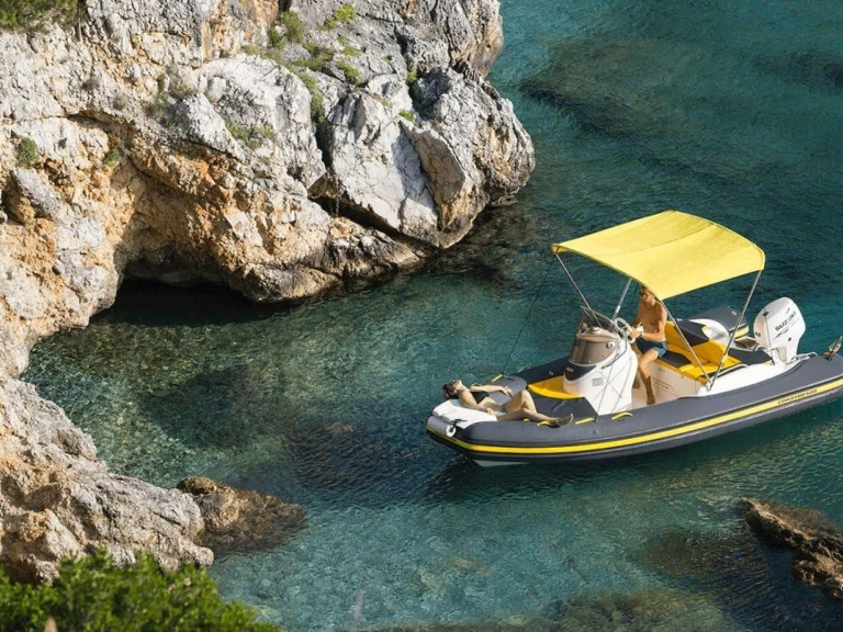 Location Semi-rigide Joker Boat avec permis