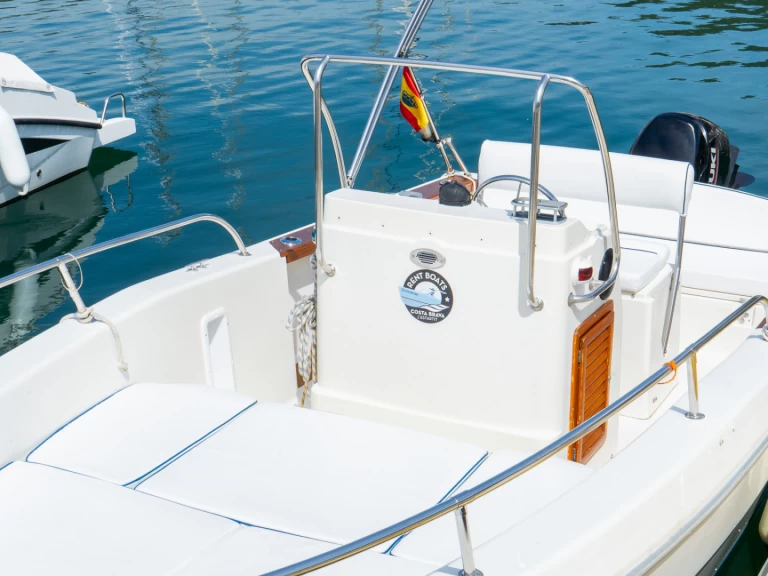 Location Bateau à moteur Capelli avec permis