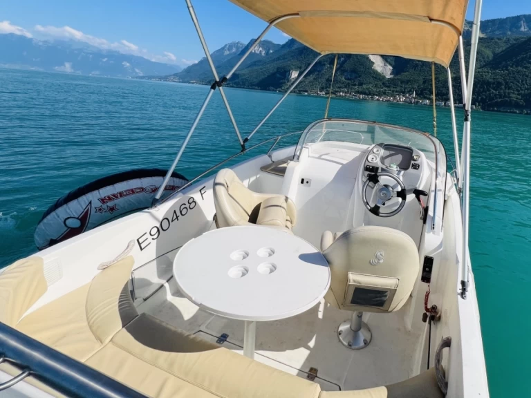 Location bateau Bénéteau Flyer 550 Sun Deck à Évian-les-Bains sur Samboat
