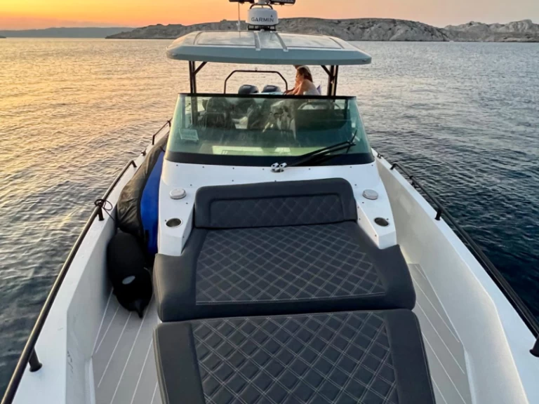 Louez un Axopar 37 T-Top à Marseille