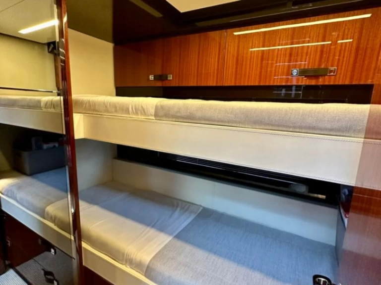 Louez un RIVA RIVALE 56 NEXT LEVEL à Santa Eulària des Riu