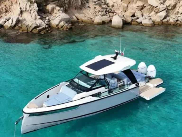 Location bateau Juan-les-Pins pas cher Saxdor 320 GTO