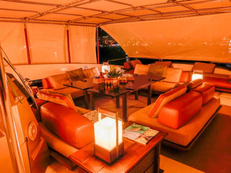 Location bateau House of Hütter  Goldfinger à Ibiza (Ville) sur Samboat